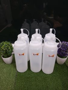 ขวดซอสพลาสติก ขวดบีบสูง 32 ออนซ์ มีจุกปิด ขนาด 8X26 ซม. 9096 ปริมตร 950 ml. สีขาว ( แพ็ค 6 )