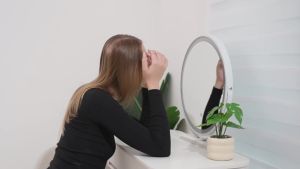 VOLLUCK Hairline Powder Instantly Root Touch up Powder Hair Color Upgraded Grey Root Cover up Conceals Hair Loss Hairline Shadow for Women & Men for Thinning Hair Natural Sweatproof (Black)