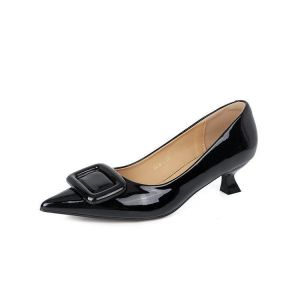 [Free Shipping] Burgundy Pointed-Toe New Style WomenS Pumps With A Slimming Design Featuring A Kitten Heel Shallow Opening Suitable For Spring And Autumn Made Of Patent Leather With A Metal Buckle Mid-Height