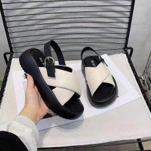 IELGY Xăng đan nữ đế mềm 2023 thời trang mới mùa hè Giày La Mã đế dày thường ngày dễ phối