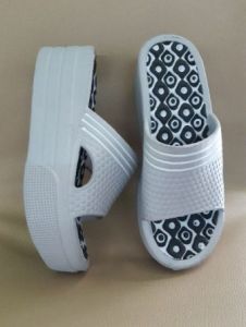 ส่งไวมาก รองเท้าแตะ รองเท้าลำลองสตรี ส้นหนา 2 นิ้ว พื้นนิ่มเบา สวมใส่สบาย ไซค์ 36-40