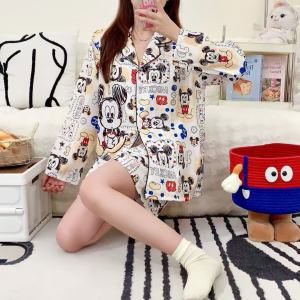 Perfect 385 ชุดนอนผู้หญิง อก 40 ลายการ์ตูนสุดคิวท์ ผ้าไหมอิตาลี แขนยาว ขาสั้น ผ้าลื่นใส่สบาย (สินค้าพร้อมส่ง)