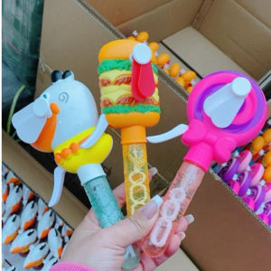 Đồ Chơi Quạt Bóp Tay Kèm Thổi Bóng Nước Mẫu Kẹo Lollipop Pizza Cún Cute 2in1