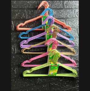 isi 10 pcs hanger PVC/warna tebal dan anti karat/Hanger warna stainless ( WARNA RENDOM )