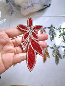 Hình đính đá may lên áo trang trí