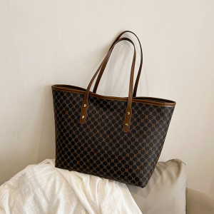 Handbags Women Casual Shoulder Bag Simple Underarm Tote Fashion Versatile Crossbody Bag for Girls women Shoulder Wallet