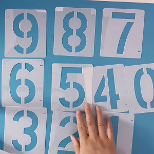 ลายฉลุสัตว์เลี้ยงตัวอักษรและตัวเลข36ชิ้นแม่แบบรูปวาดนำกลับมาใช้ใหม่ได้สำหรับศิลปะบนผนังโครงการงานจิตรกรรมและตกแต่งบ้าน