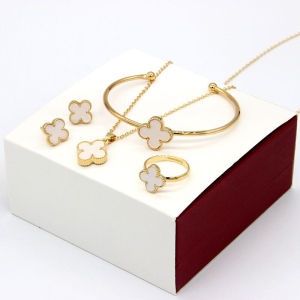 BESFOME Four-piece set of live broadcast explosions! jewelry set four-leaf clover necklace female fashion clavicle chain pendant necklace 18K rose gold titanium steel2026DSC