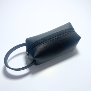 [Original 24 hours delivery] Elegant Minimalist Vanity Pouch Made from Synthetic PU Leather Makeup Wallet with Handle