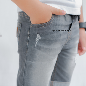 Lily And Clark Celana Jeans Anak Laki-Laki Pendek Ripped Warna Abu JPA02