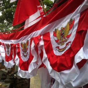 Qwertys Bendera Beckgroun Semi merah putih