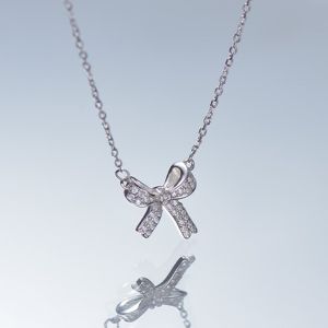 Elegant Shining Zirconia Bow Pendant Necklace Clavicle Chain for Women Jewelry Gift