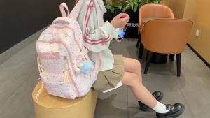 Large-capacity stylish backpack for junior high school girls with star print new model for high school and college students womens backpack