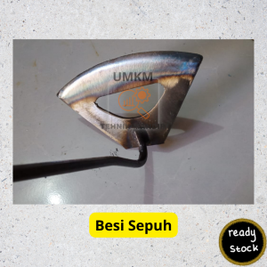 Wangkil Segitiga Lubang/ Cangkul Segitiga Bolong Ukuran 38x 15cm Bahan Tebal High Quality