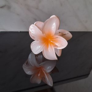 Jepit Rambut Jedai Bunga Kamboja Bali Frangipani Hair Clip Beach Style Hair Claw 8 cm Aksesoris Wanita Pantai