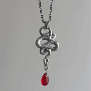 [haoh] สร้อยคอค้างคาวแบบกอธิคเครื่องประดับค้างคาวปีกคริสตัลจี้สร้อยคอบุคลิกภาพสร้อยคอเครื่องประดับเครื่องประดับ