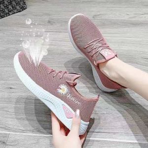 Womens casual slip-on breathable running shoes casual soft-soled shoes for square dancing mom shoes