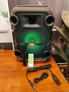 ลำโพงบลูทูธ KTS-1598 ดอก8นิ้ว ปรับเบสได้ รองรับ AUX/USB/TF แถมไมค์สาย รีโมทคอนโทรล  ร้านจัดส่งของทุกวัน