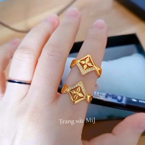 Nhẫn Nữ Titan Cao Cấp Mạ Vàng Phong Cách Mặt Hoa Xoàn Đính Đá - MiJ
