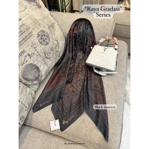 Hijab Segi Empat Motif Gradasi/ Segi Empat Journey Grada Series Terbaru 2024