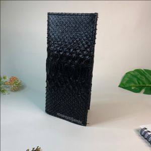 Dompet Panjang Reptil: Pilihan Tepat untuk Dompet Pria