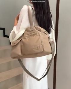 Versatile Alo Multi Pocket Crossbody Tote Bag Wide Woven Top Handle Detachable Logo Strap Lightweight Water Resistant Sports Bag For Gym Travel Shopping Daily Casual Use