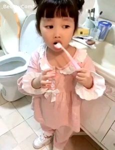 Improved Nano Soft Bristles Cute Panda Kids Toothbrush Berus gigi comel lembut