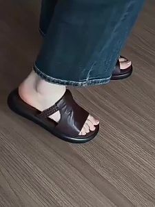[FreeShipping] Super comfortable soft leather casual platform sandals for women suitable for summer outdoor wear versatile flat-soled vacation open-toe slide sandals