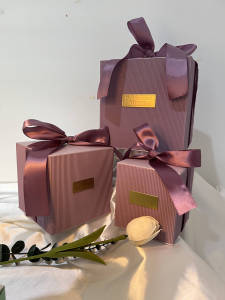 UNIGOLD The Sweet Gift To You Gift Box (3 Size) Corrugated Handheld Portable Gift Box Hot Stamping