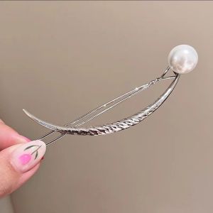Smile Pearl Buckle Hair Clip Hairpin Barrettes Curved Metal Clips Headdress Female Back Head Grab Clip Hair Pins for Women Hair Accessories