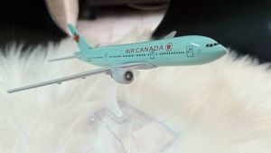 Canada Air Plane/Kapal Terbang Canada/Hadiah/Gift/Anniversary/Birthday