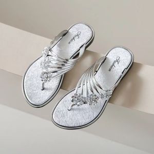 Summer New Versatile Anti slip Flat Bottom Fashion Flip Flops for Women