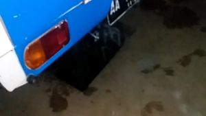 TERMURAH DAN TERLARIS KNALPOT MOBIL HKS PLONG HITAM GALVANIS KARAKTER SUARA FULL KERINGBASS