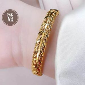 Gelang Tangan Gold Dewasa Motif Daun Fashion Xuping Cantik Dan Simple CBX105