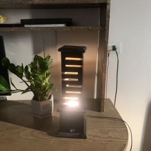 Đèn ngủ gỗ tự nhiên kiểu dáng hiện đại nhỏ gọn kích thước 12x12x38