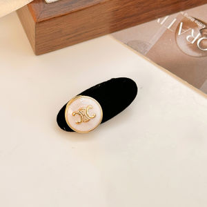 【Pharaoh🎀COD】Jepit Rambut Huruf Beludru Hitam Aksesori Rambut Gaya Wangi Kecil Klip Samping Retro Gaya Perancis