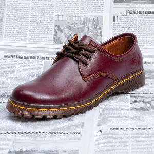 Sepatu Boots Wanita Low Boot 3 Hole Kulit  Like Docmart 7010 (MAROON)