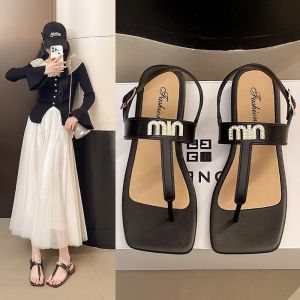 [Free Shipping] New Low-Heel Niche Fashion Square-Toed T-Strap Summer WomenS Versatile Beach Sandals