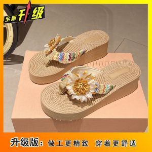 Free Shipping Thick-Soled Beach Flip-Flops For Women New Summer Fashion With Floral Designs Perfect For A Beach Vacation