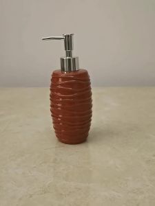 LDIES Ceramics Red Liquid Soap Bottle Container Hotel Hand Soap Dispenser Bottle Bathroom Accessories Wristband Hand Dispenser 7M3Y5