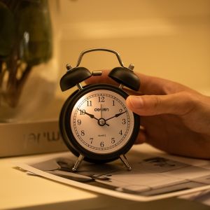 Đồng hồ báo thức có chuông reo Deli 9024