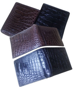 กระเป๋าหนังจระเข้ 2ใบ สีดำ และ สีนํ้าตาลเม็ดมะขาม สำหรับคุณ และเพื่อนรัก