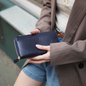 "ใหม่" DOLLAR ซิปรอบใบยาว ปรับโฉมใหม่ ซิปรูดลื่นเปิดอ้าได้กว้าง ช่องเยอะ ทรงคลาสสิคที่ต้องมี