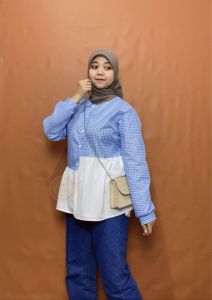 NAMIRA BLOUSE - ATASAN WANITA REAMAJA MOTIF KOTAK KOTAK MIX POLOS KOREAN STYLE - BAJU ATASAN MODEL TERBARU MURAH BISA (COD) - BAHAN KATUN/CRINKLE PREMIUM SIZE M L HITAM PUTIH BIRU MUDA - BISA COD