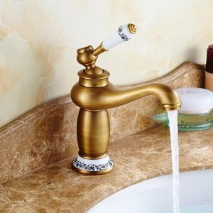 Retro European Bathroom Basin Faucets Gold Mixer Tap Ceramic Decoration Chrome Plating Single Handle Hot And Cold Deck Mounted