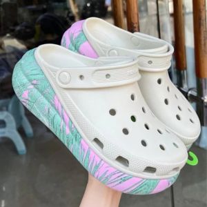DÉP SỤC ĐẾ XUỒNG NHỰA ĐI MƯA CROCS CRUSH  SPRING BREAK HỌA TIẾT LÁ CHO NỮ