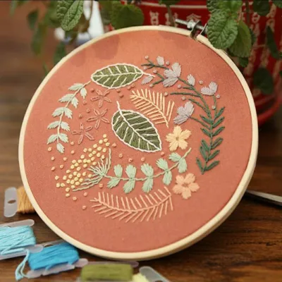 Embroidery Kit- Needlework for Beginner- Cross Stitch set/ DIY手工刺绣材料包- 复古式初学者绣花套件