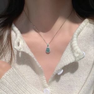 สร้อยคอจี้มะระหยกเลียนแบบสไตล์จีนผู้หญิงหญิงสาวแฟชั่นหรูหราโซ่ไหปลาร้าเครื่องประดับของขวัญ