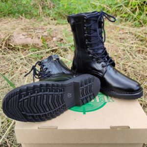 คอมแบท รหัส 008 ซิป หัวแหลมเรียบ สูง10นิ้ว หนังวัวแท้ หนังนิ่มขัดเงา