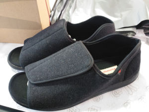 WuChu Diabetes Edema Shoes Extra Wide Slippers Adjustable Orthopaedic Fasciitis Easy On Off Closure Swollen Feet Warm Winter Sandals